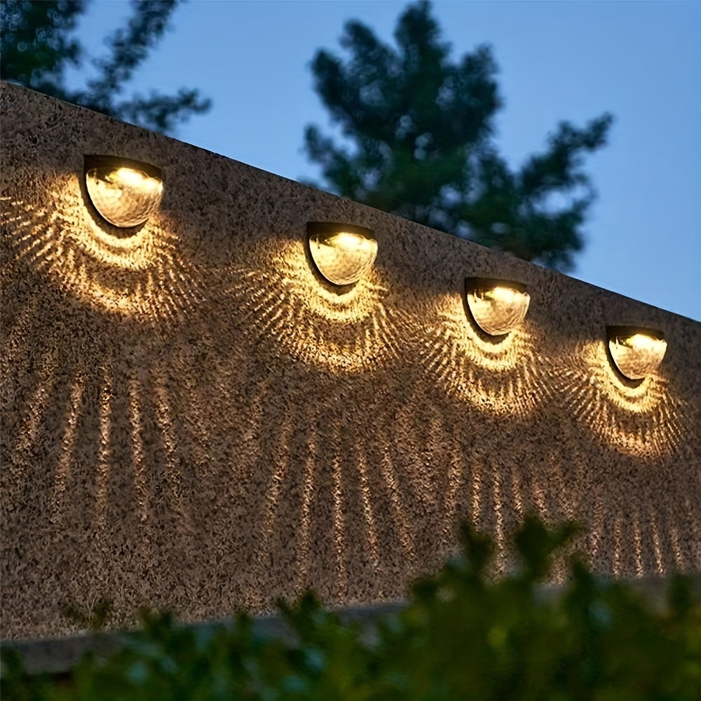 Schutting- en Terrasverlichting op zonne-energie in verschillende varianten.